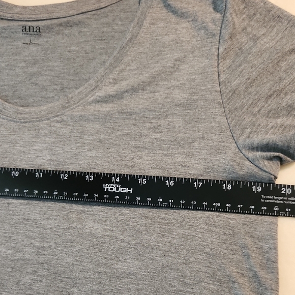 NWT a.n.a Heather Grey Short Sleeve Relaxed Tee Women Size L - Picture 5 of 8